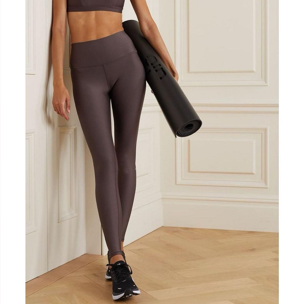 Alo Yoga Airlift Leggings in Raisin